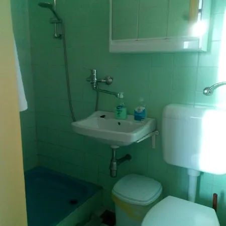 Agria Retur Vendeghaz 3* Eğri