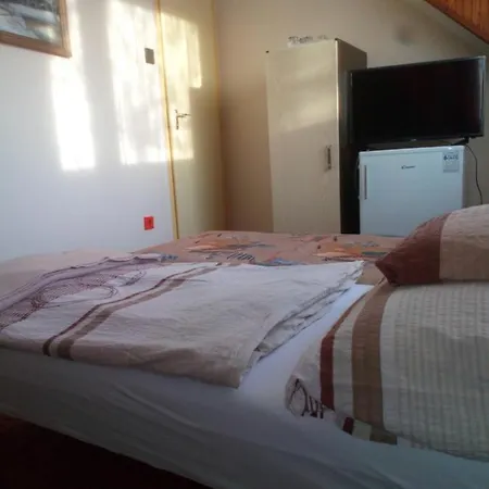 Agria Retur Vendeghaz בית הארחה אגר